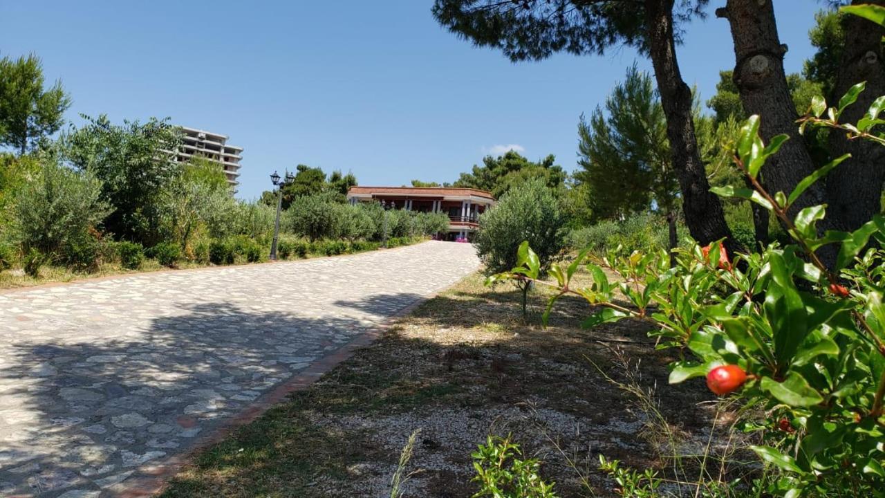 Hotel Brifs Shëngjin 外观 照片