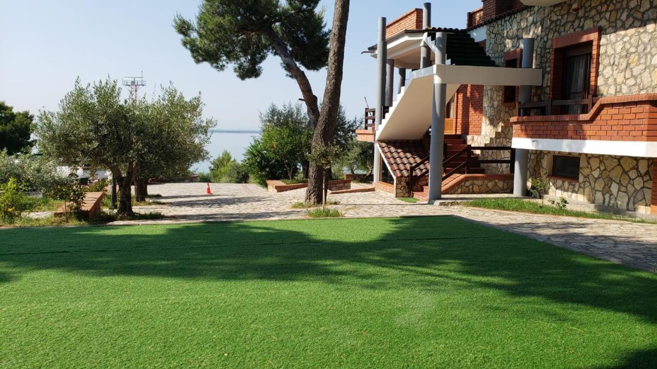 Hotel Brifs Shëngjin 外观 照片
