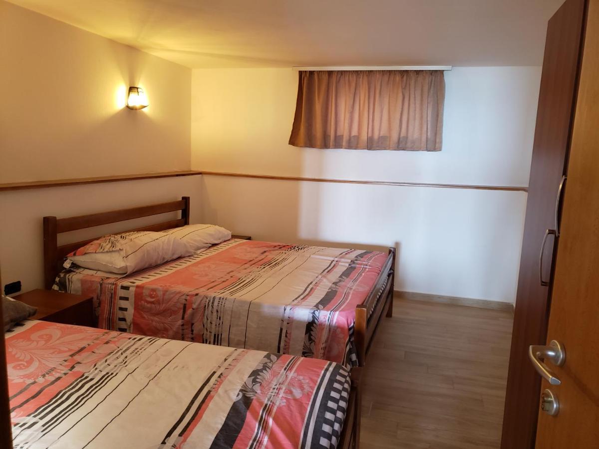 Hotel Brifs Shëngjin 外观 照片